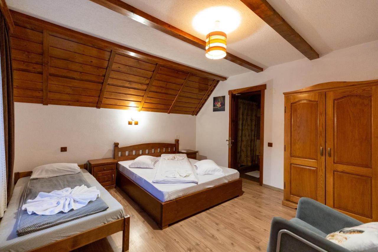 Conacul De Sub Munte Villa Novaci-Straini Bagian luar foto