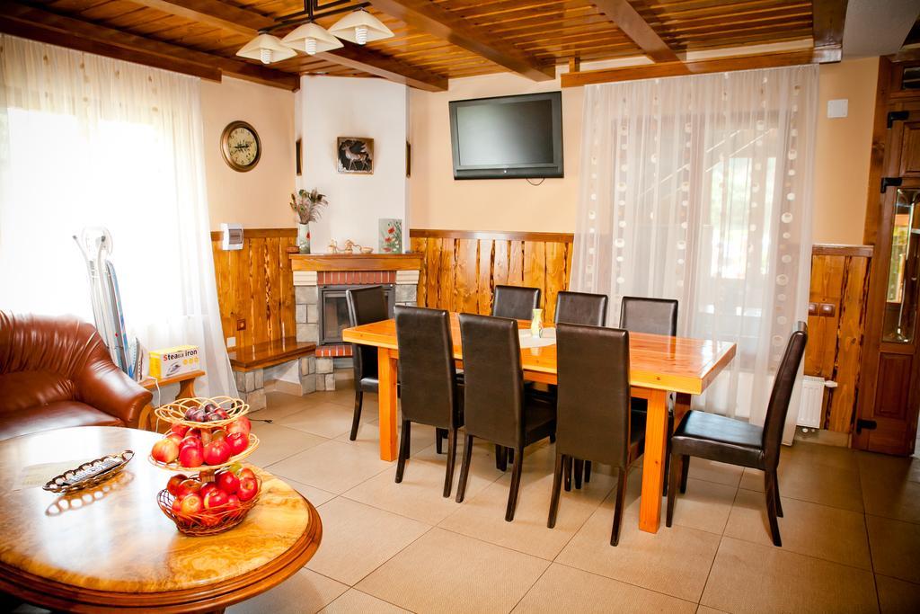 Conacul De Sub Munte Villa Novaci-Straini Bagian luar foto